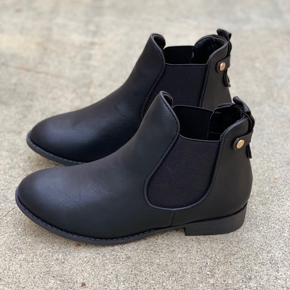 Chelsea Black Low Heel Ankle Bootie - Picture 1 of 5